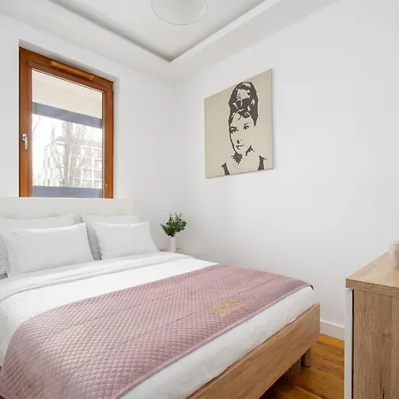 Urban Chic - Cozy - Stays&g85-220 * Varšava